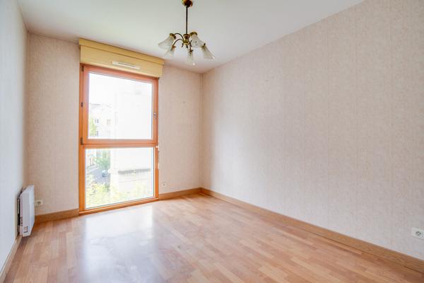 NANTES SAINT-CLEMENT / PREFECTURE TYPE 3 AVEC BALCON DANS RESIDENCE DE STANDING