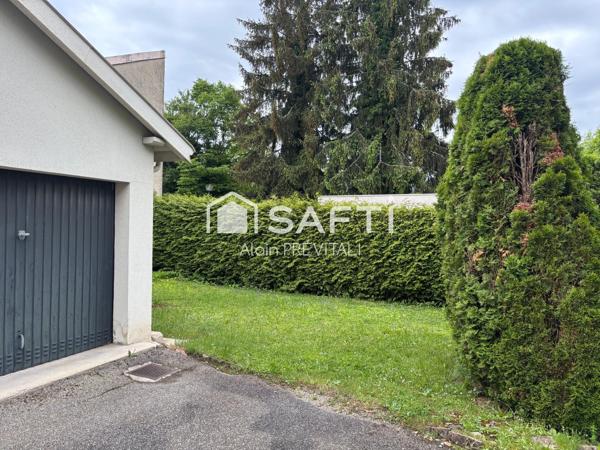 Terrain de 616 m² avec garage, proche centre ville