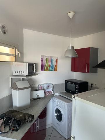 BEL APPARTEMENT F2 MEUBLÉ LA POSSESSION