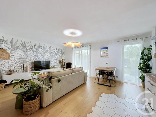 Appartement à vendre  3 pièces - 69 m 2   VANNES  - 56