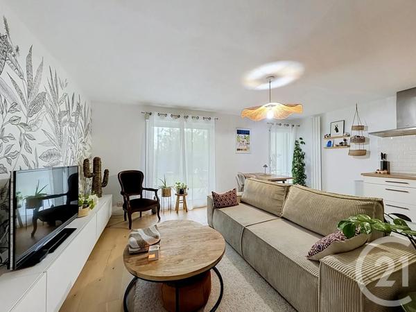 Appartement à vendre  3 pièces - 69 m 2   VANNES  - 56