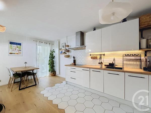 Appartement à vendre  3 pièces - 69 m 2   VANNES  - 56