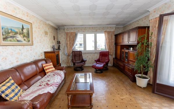 Appartement à vendre    4 pièces • 80 m2 Les Lilas