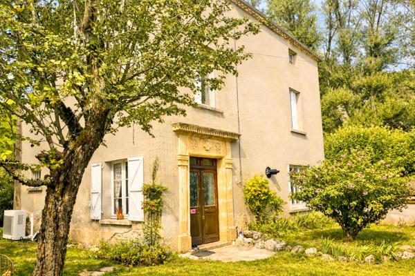 Maison en pierre du 19e siècle, 98m², 4 pièces, 2 chambres, garage, terrain 637?m²