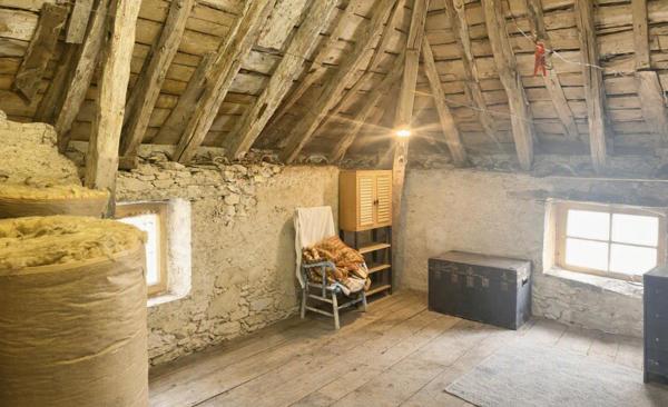 Maison en pierre du 19e siècle, 98m², 4 pièces, 2 chambres, garage, terrain 637?m²