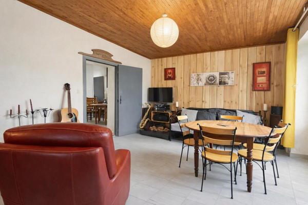 Maison en pierre du 19e siècle, 98m², 4 pièces, 2 chambres, garage, terrain 637?m²