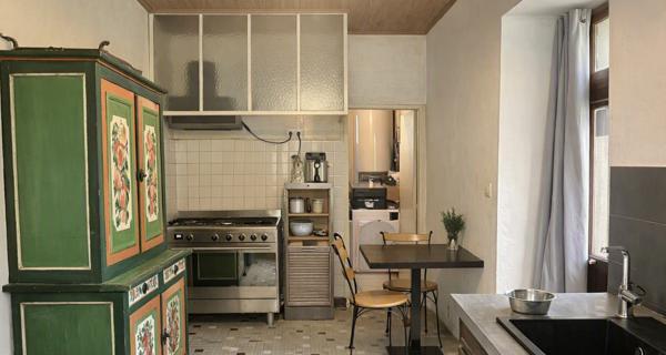 Maison en pierre du 19e siècle, 98m², 4 pièces, 2 chambres, garage, terrain 637?m²
