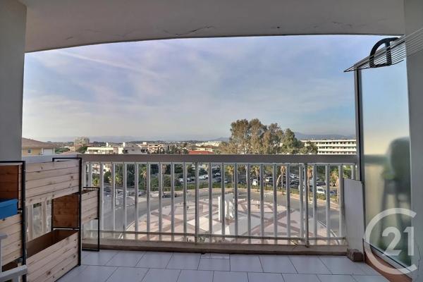 Appartement T2 à vendre  2 pièces - 35 m 2   ST RAPHAEL  - 83