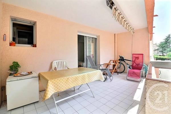 Appartement T2 à vendre  2 pièces - 35 m 2   ST RAPHAEL  - 83