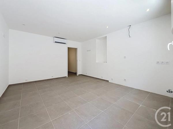 Appartement T2 à vendre  2 pièces - 35 m 2   ST RAPHAEL  - 83