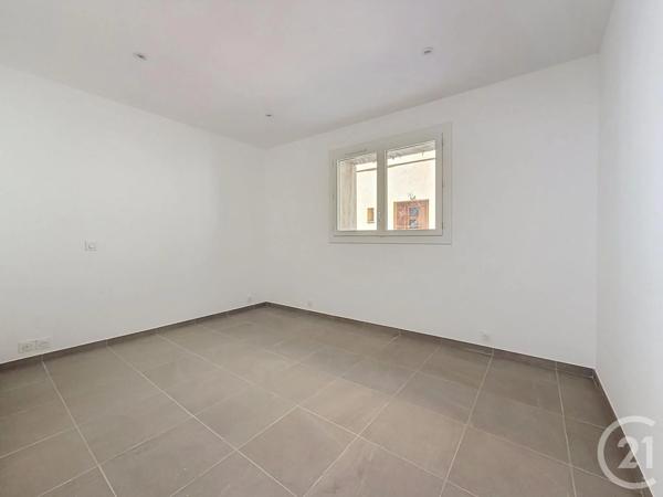 Appartement T2 à vendre  2 pièces - 35 m 2   ST RAPHAEL  - 83