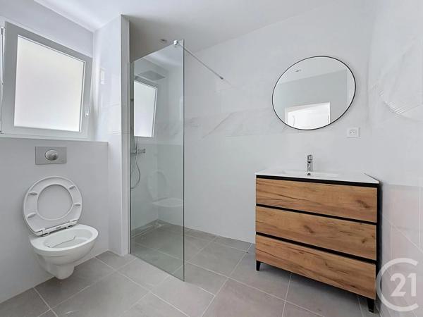 Appartement T2 à vendre  2 pièces - 35 m 2   ST RAPHAEL  - 83
