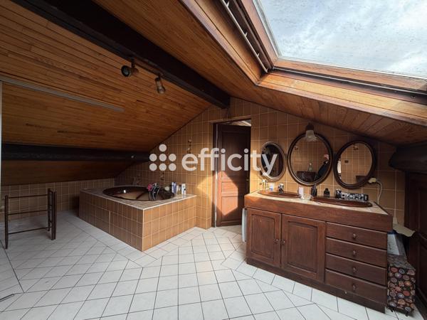 Maison 10 pièces - 200 m²