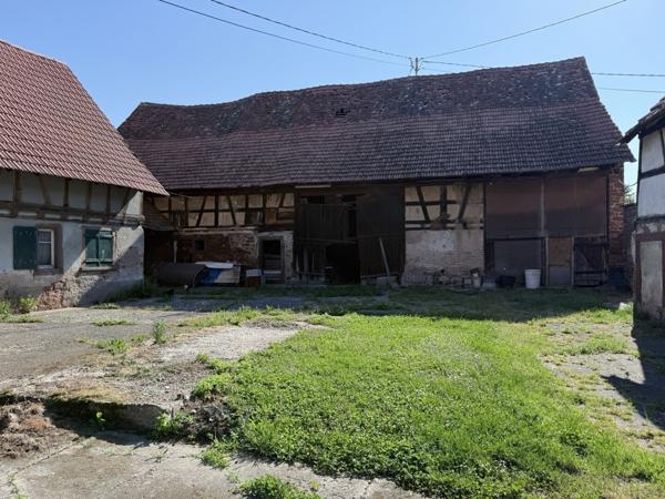 Ensemble immobilier avec grange et terrain constructible à Duttlenheim