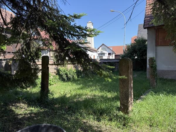 Ensemble immobilier avec grange et terrain constructible à Duttlenheim