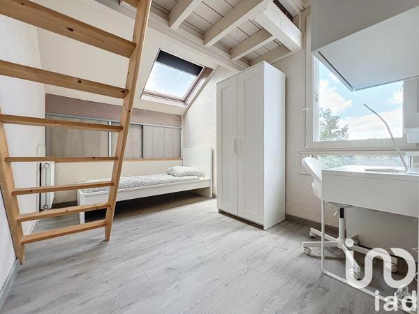 Appartement 8 pièces de 84 m² à Évry (91000)