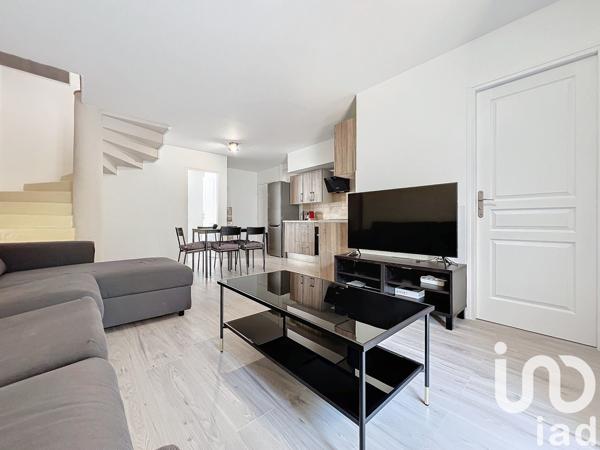 Appartement 8 pièces de 84 m² à Évry (91000)