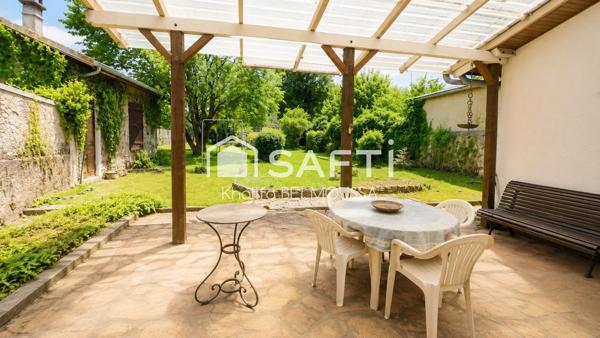 MAISON DE VILLE AVEC TERRAIN, TERRASSE, DOUBLE GARAGE ET ATELIER – CENTRE DE BELLEY