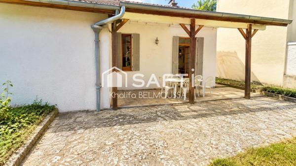 MAISON DE VILLE AVEC TERRAIN, TERRASSE, DOUBLE GARAGE ET ATELIER – CENTRE DE BELLEY