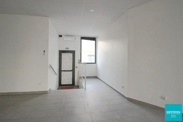 Local Commercial 100 m² comme Neuf à Cenon