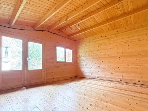 Maison de caractère en pierre à 77500 Chelles, quartier les Abbesses  135 m² habitables, 5 chambres + dépendance climatisée, grand jardin 449.000