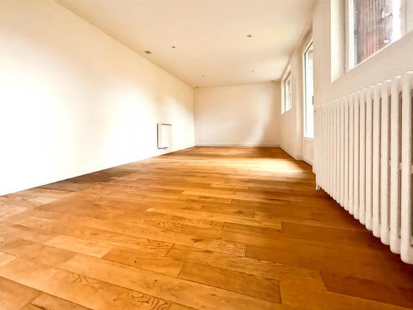 Maison de caractère en pierre à 77500 Chelles, quartier les Abbesses  135 m² habitables, 5 chambres + dépendance climatisée, grand jardin 449.000