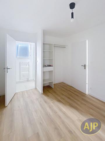 Maison à louer Geneston : 4 pièces, 98m² avec 3 chambre(s) à 1 050€ - AJP Immobilier Saint-Philbert-de-Grand-Lieu