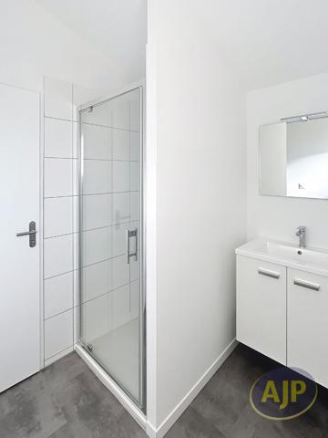 Maison à louer Geneston : 4 pièces, 98m² avec 3 chambre(s) à 1 050€ - AJP Immobilier Saint-Philbert-de-Grand-Lieu