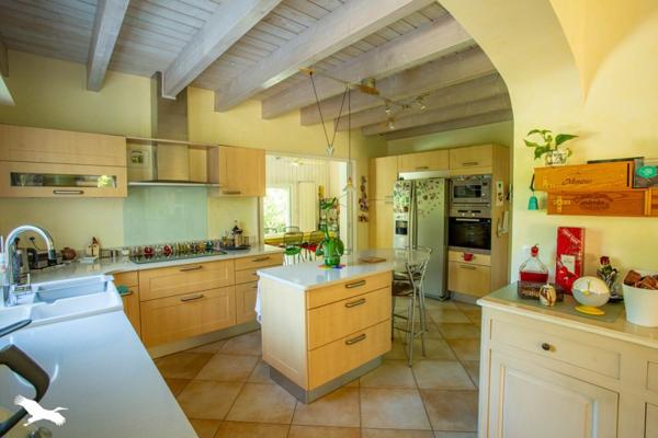 Maison à vendre |                                       Bouliac |                                        6 pièces  |  210 m²