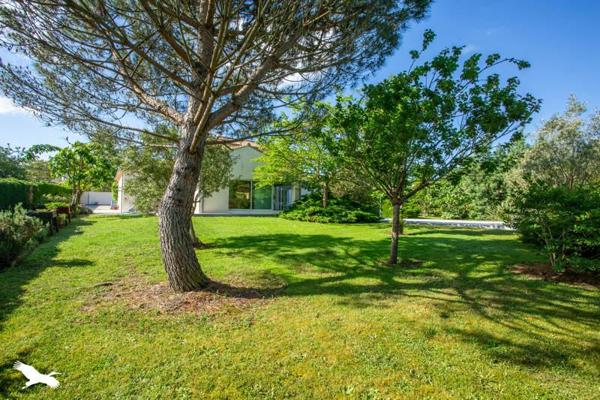 Maison à vendre |                                       Bouliac |                                        6 pièces  |  210 m²