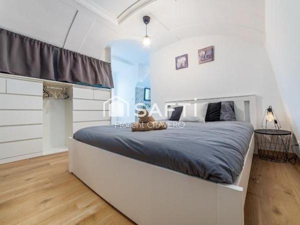 Beau 2 pièces refait à neuf, cadre résidentiel recherché