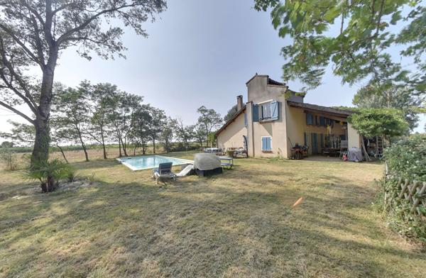 Spacieuse Maison Familiale de 260 m² à Nègrepelisse,