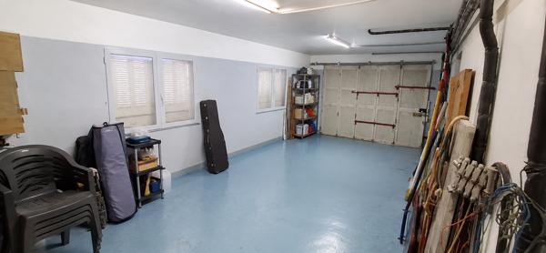 Maison
         6 pièces
        - 196 m² 492 900 € *
