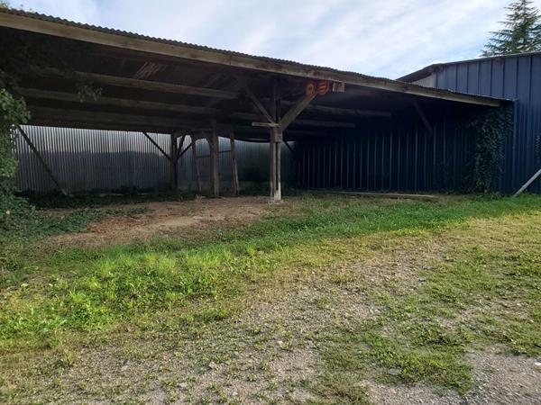 Entrepôt / local industriel à Boismé 10 minutes de Bressuire