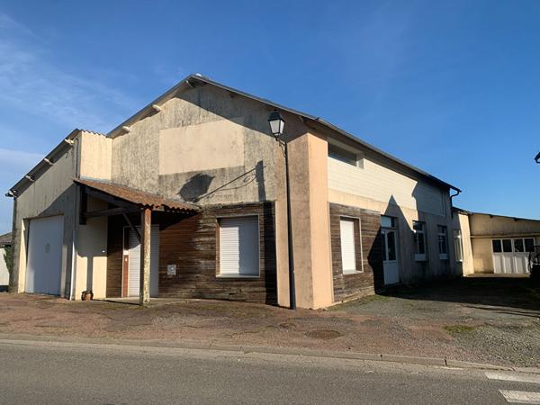 Entrepôt / local industriel à Boismé 10 minutes de Bressuire