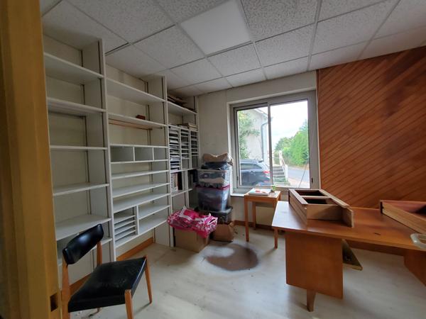 Entrepôt / local industriel à Boismé 10 minutes de Bressuire