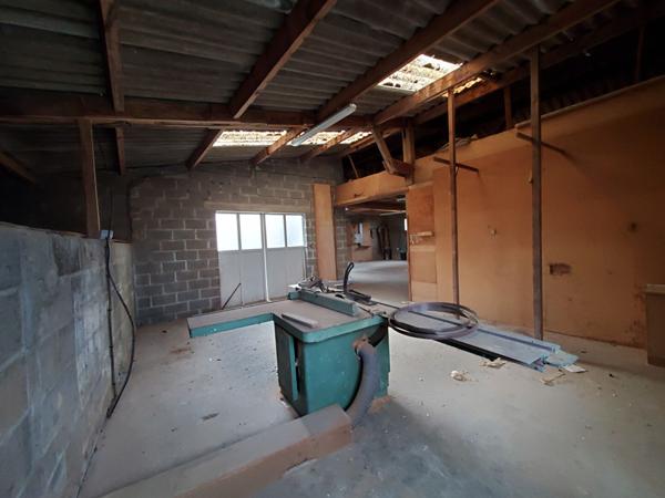 Entrepôt / local industriel à Boismé 10 minutes de Bressuire