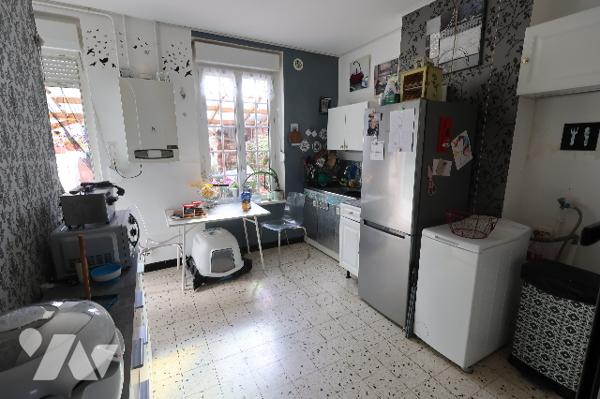 Exclusivité.
Ensemble immobilier comprenant 2 maisons, actuellement louées 450 €/mois chacune.