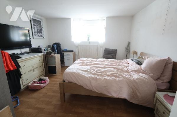 Exclusivité.
Ensemble immobilier comprenant 2 maisons, actuellement louées 450 €/mois chacune.