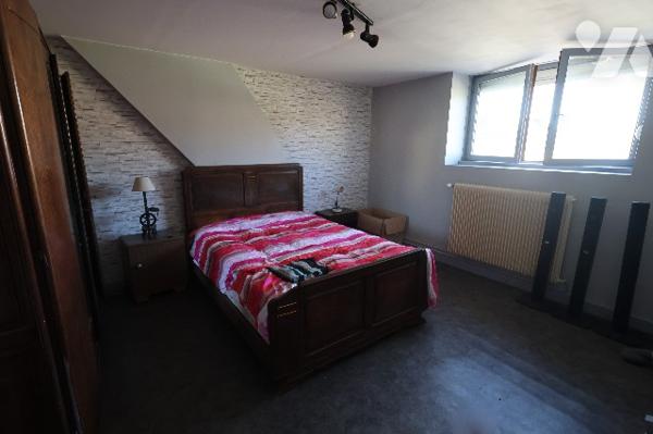 Exclusivité.
Ensemble immobilier comprenant 2 maisons, actuellement louées 450 €/mois chacune.