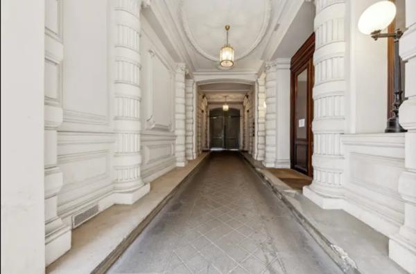 PARIS 8 - PARC MONCEAU / HAUSSMANN - BUREAUX D ENVIRON 400 M2