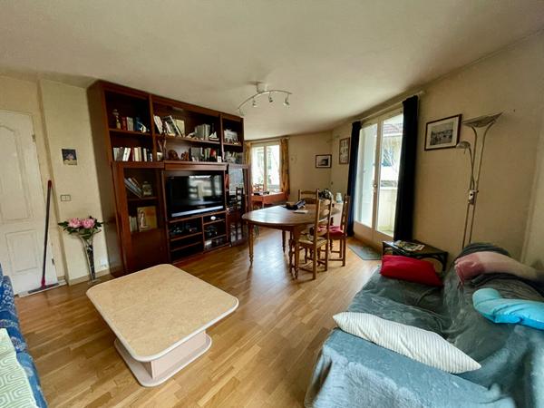 Appartement 3 pièce(s) Gif sur Yvette Chevry