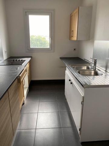 Brétigny-sur-Orge (91220) F2 AVEC BALCON ET PARKING EN PLEIN COEUR DU CENTRE VILLE