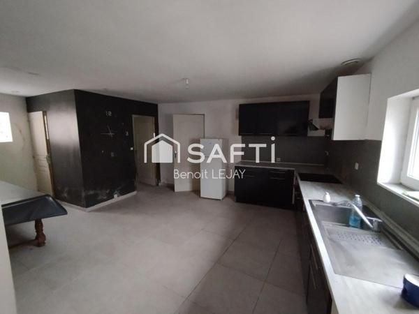 maison semi individuel à restaurer avec garage