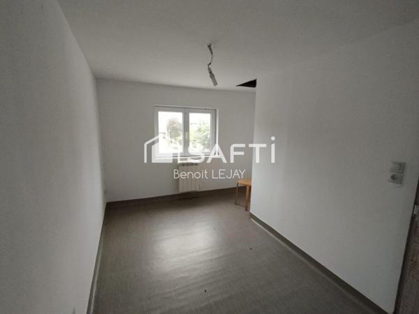 maison semi individuel à restaurer avec garage