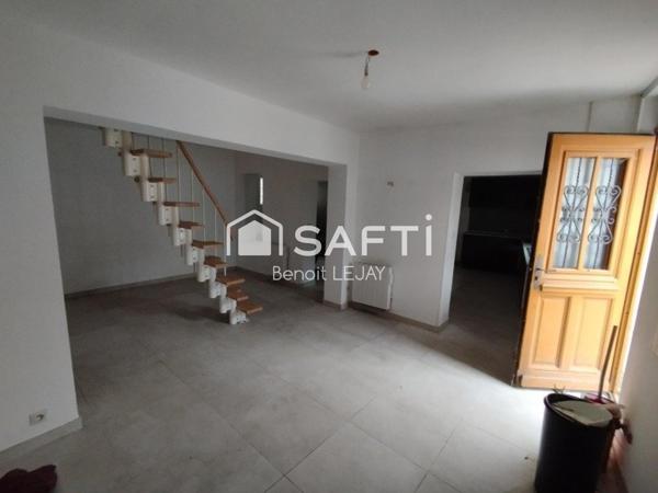 maison semi individuel à restaurer avec garage