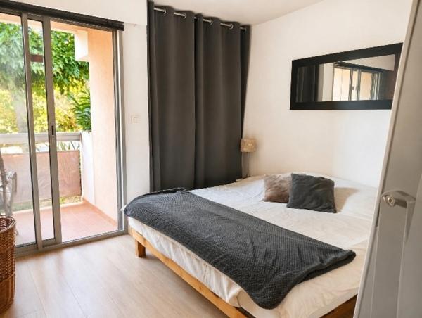 SAINT-RAPHAËL – VALESCURE | T3 EN REZ-DE-JARDIN AVEC GARAGE ET CAVE