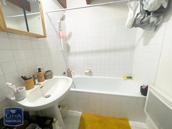 Appartement à louer 1 pièce 30.3m² Bourg-en-Bresse (01000)