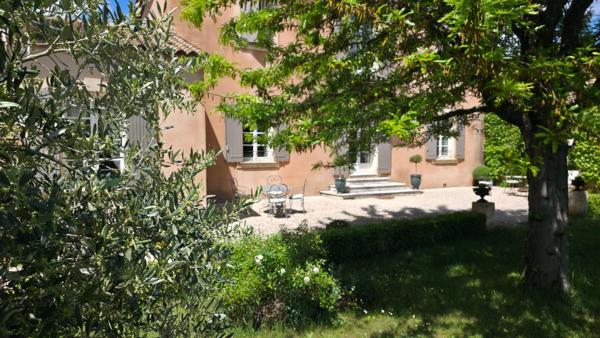 84340, MALAUCENE, A 5 mn à pied du centre-village, BASTIDE DE 8 PIECES DE 203 M² sur 1815 m² de TERRAIN clos avec Piscine