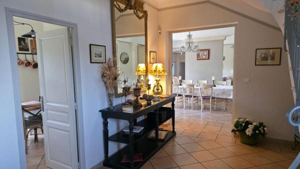 84340, MALAUCENE, A 5 mn à pied du centre-village, BASTIDE DE 8 PIECES DE 203 M² sur 1815 m² de TERRAIN clos avec Piscine